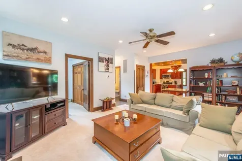 66 Hillside Avenue Midland Park NJ 07432