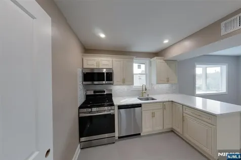 262 Main Street East Rutherford NJ 07073