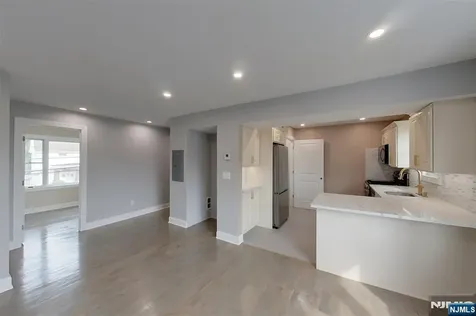 262 Main Street East Rutherford NJ 07073