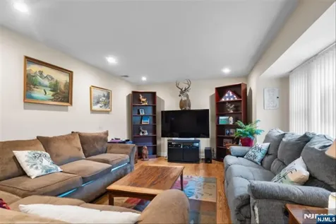 17 Foxhill Lane Ringwood NJ 07456