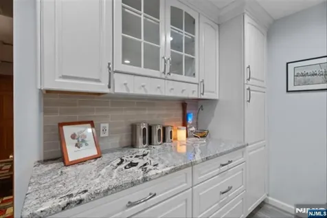 17 Foxhill Lane Ringwood NJ 07456