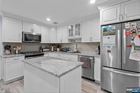 17 Foxhill Lane Ringwood NJ 07456