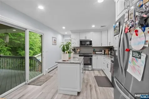 17 Foxhill Lane Ringwood NJ 07456