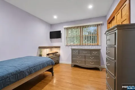 17 Foxhill Lane Ringwood NJ 07456