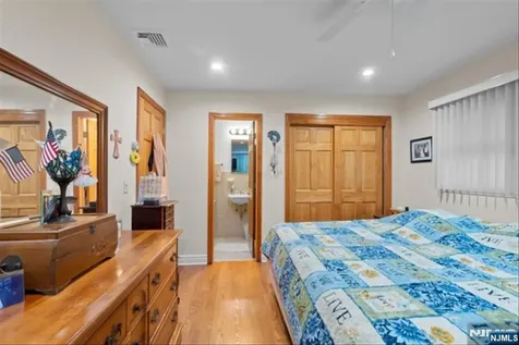 17 Foxhill Lane Ringwood NJ 07456