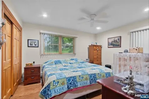 17 Foxhill Lane Ringwood NJ 07456