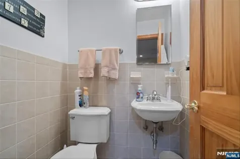 17 Foxhill Lane Ringwood NJ 07456