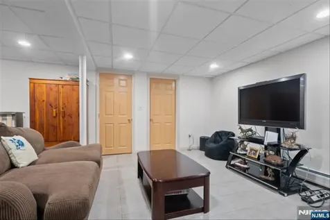 17 Foxhill Lane Ringwood NJ 07456