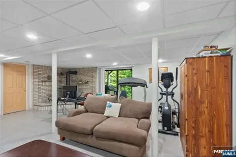 17 Foxhill Lane Ringwood NJ 07456