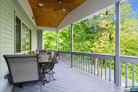 17 Foxhill Lane Ringwood NJ 07456