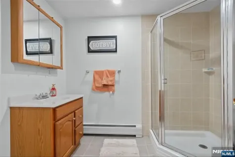 17 Foxhill Lane Ringwood NJ 07456