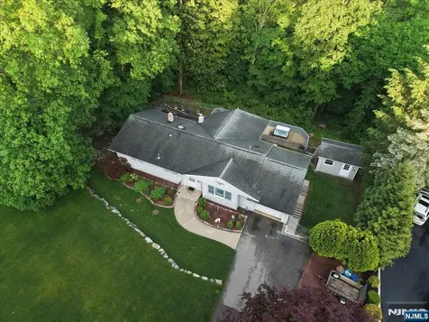 17 Foxhill Lane Ringwood NJ 07456