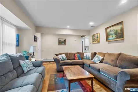 17 Foxhill Lane Ringwood NJ 07456