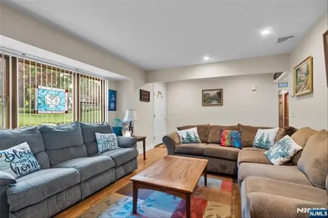 17 Foxhill Lane Ringwood NJ 07456