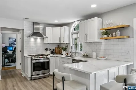 745 Gettysburg Place Paramus NJ 07652