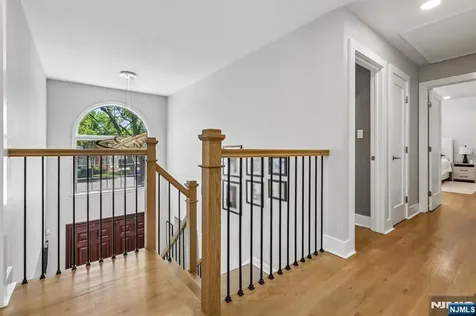 745 Gettysburg Place Paramus NJ 07652