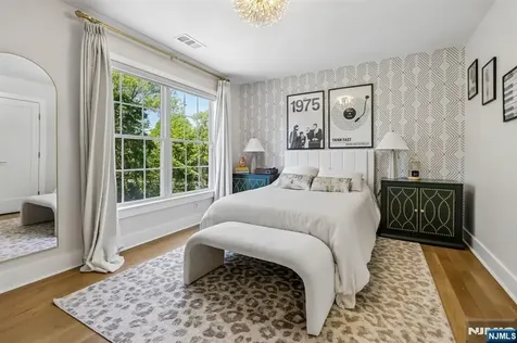 745 Gettysburg Place Paramus NJ 07652