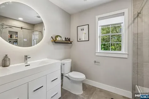 745 Gettysburg Place Paramus NJ 07652