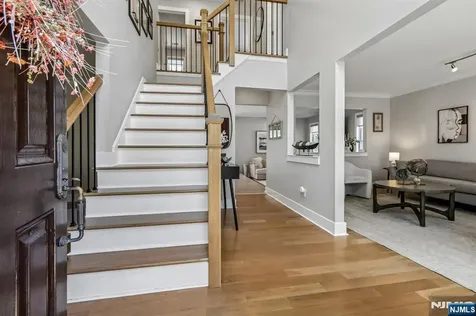 745 Gettysburg Place Paramus NJ 07652