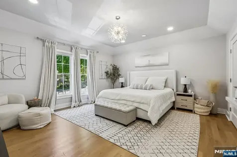 745 Gettysburg Place Paramus NJ 07652