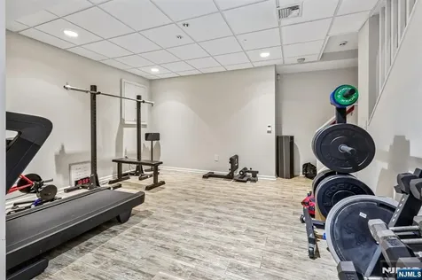 745 Gettysburg Place Paramus NJ 07652