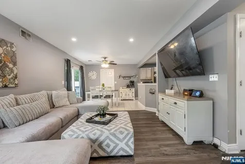 9 Fox Chase Road Jefferson Township NJ 07438