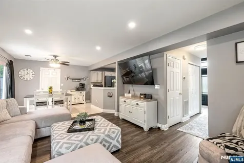 9 Fox Chase Road Jefferson Township NJ 07438