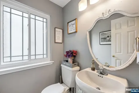 9 Fox Chase Road Jefferson Township NJ 07438
