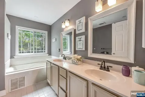 9 Fox Chase Road Jefferson Township NJ 07438