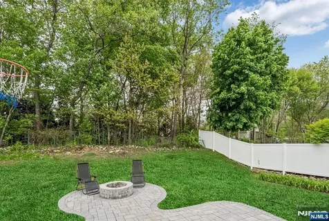 9 Fox Chase Road Jefferson Township NJ 07438
