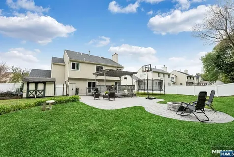 9 Fox Chase Road Jefferson Township NJ 07438