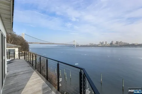27 Shore Road Edgewater NJ 07020