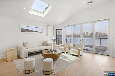27 Shore Road Edgewater NJ 07020