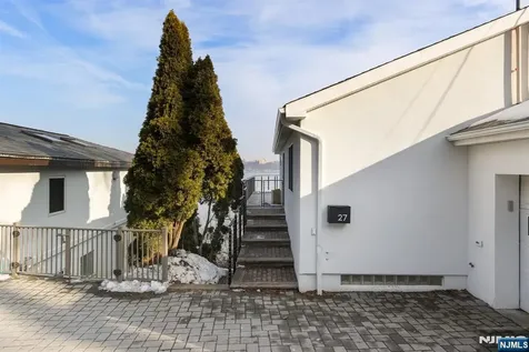 27 Shore Road Edgewater NJ 07020