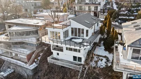 27 Shore Road Edgewater NJ 07020