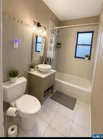183 Terhune Avenue Lodi NJ 07644