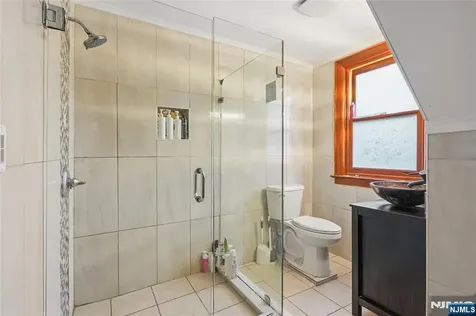 33 Sisco Place Clifton NJ 07011