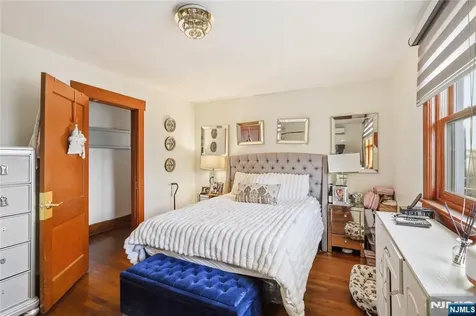 33 Sisco Place Clifton NJ 07011