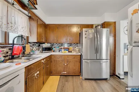 31 Marginal Road Rutherford NJ 07070