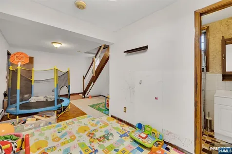 31 Marginal Road Rutherford NJ 07070
