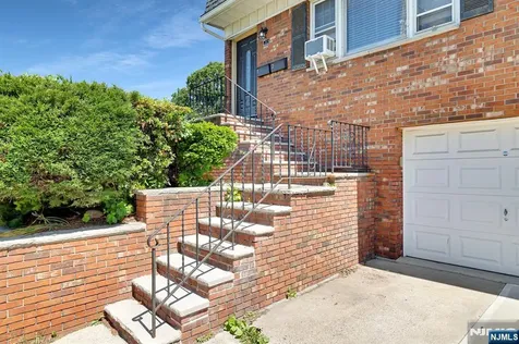 31 Marginal Road Rutherford NJ 07070