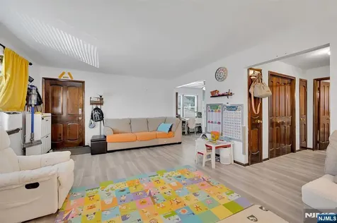 31 Marginal Road Rutherford NJ 07070