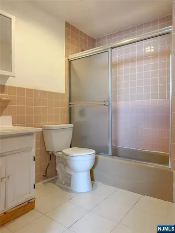 227 46th Street Union City NJ 07087