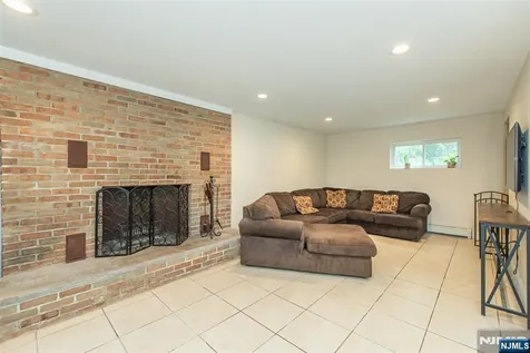 9 Albert Street West Milford NJ 07480