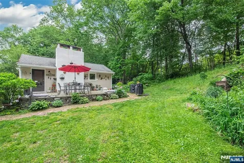 9 Albert Street West Milford NJ 07480
