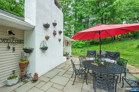 9 Albert Street West Milford NJ 07480
