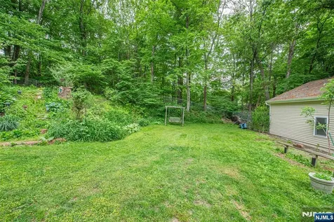 9 Albert Street West Milford NJ 07480