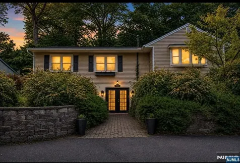 9 Albert Street West Milford NJ 07480