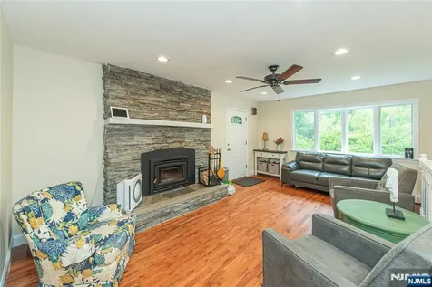 9 Albert Street West Milford NJ 07480