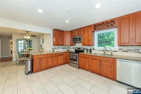 9 Albert Street West Milford NJ 07480
